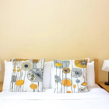 Guestready - Parkside Retreat With Charm